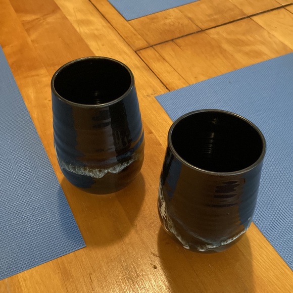 Pair of ceramic cups / mugs - Picture 3 of 3